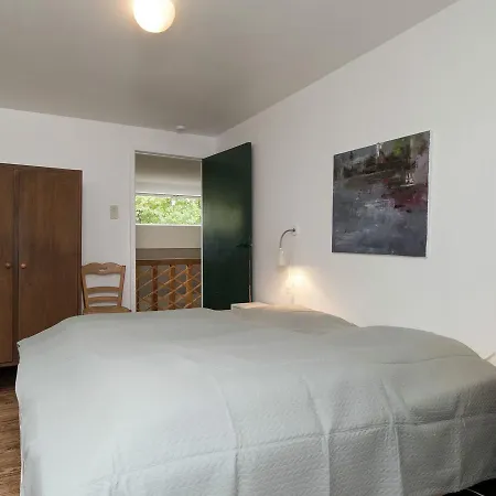 Comfortable, Quiet Holiday Home, Small Village, Great View בית נופש לה רושה - אן - ארדן